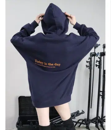 EVRIS 백 로고 오버 후드티