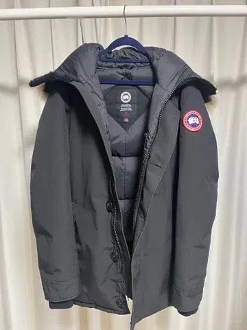 Canada Goose 블랙 다운 자켓 LG