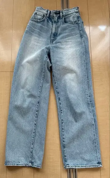 MOUSSY HW DAMAGE LOOSE STRAIGHT 24