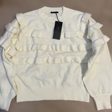 미사용 새상품 ZAMPA 아이보리 프릴 니트 모 웜 화이트 프릴 귀여움