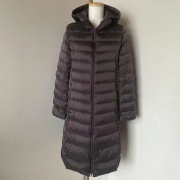 유니클로 울트라 라이트 다운 롱 코트 다크 브라운 M