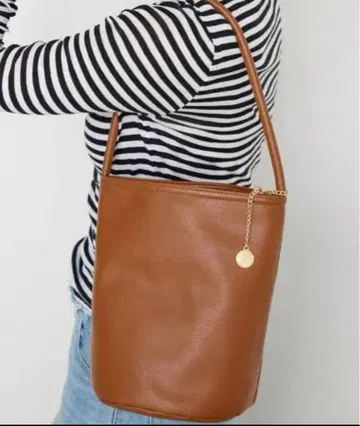 SLOBEIENA 버킷백 거의 미사용