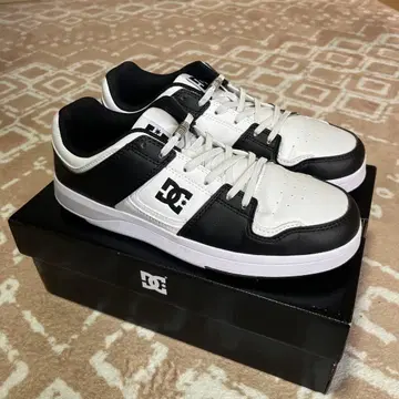 DC SHOES CURE SN 8 (26.0cm)