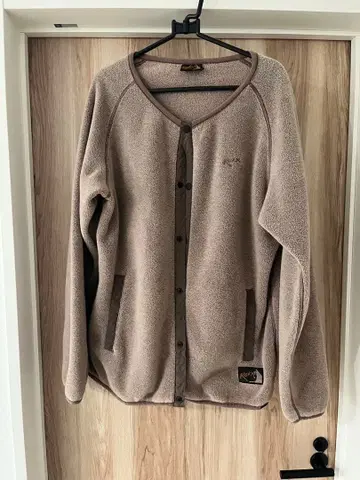 베이지 플리스 가디건 버튼 포함