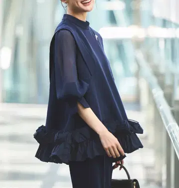 새상품 루일 에 부티크 밑단 프릴 셋업 네이비 LL 25AW