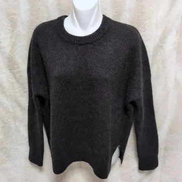 다크 그레이 크루넥 스웨터 XS
