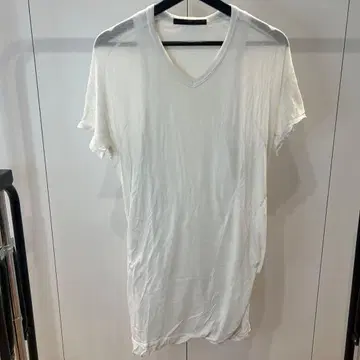 화이트 V넥 T셔츠