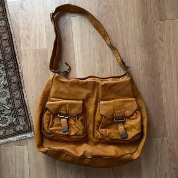 sissirossi 시시로시 가죽 숄더백 새상품급