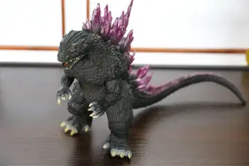 고질라 피규어 보라색 가시 약 15cm