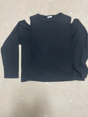 FRAY I.D 오프숄더 긴팔 상의 블랙