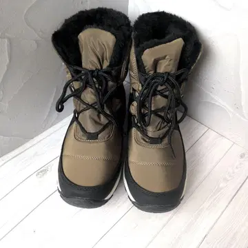 새상품 올리브 그린 퍼 하이컷 부츠