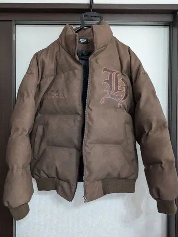 SKATE PARK 다운 자켓 브라운 M 사이즈