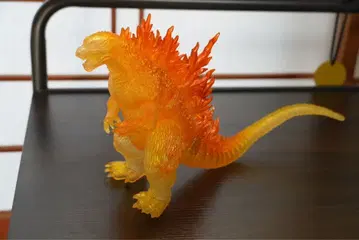 오렌지 고질라 피규어