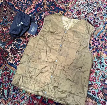 새상품 TAION 타이온 남성용 V넥 이너 다운 베스트 카키 M