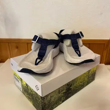 rig kuruka 리커버리 샌들 화이트/네이비 coen