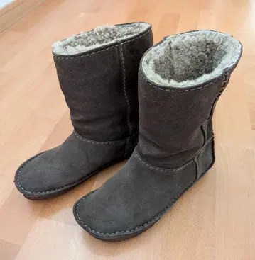 클락스 오리지널스 숏 어그 부츠