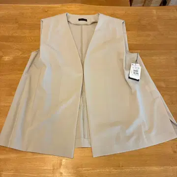 Aga 베이지 베스트