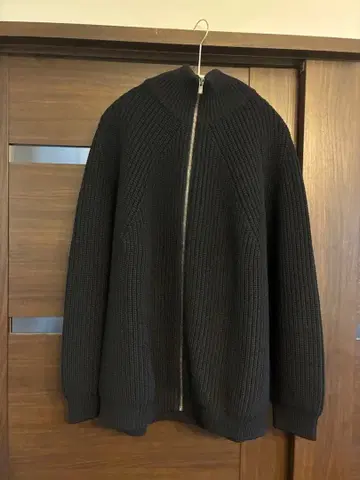 BATONER 블랙 드라이버즈 니트