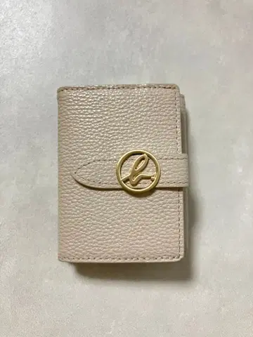 베이지 가죽 3단 폴더형 지갑