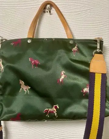 russet 새상품급 CLOUD NYLON 말 프린트 숄더백 배송비 포함