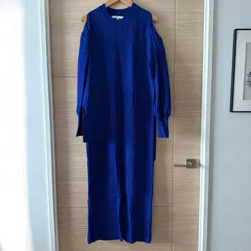 UN3D. 오프숄더 리브 니트 원피스 파랑