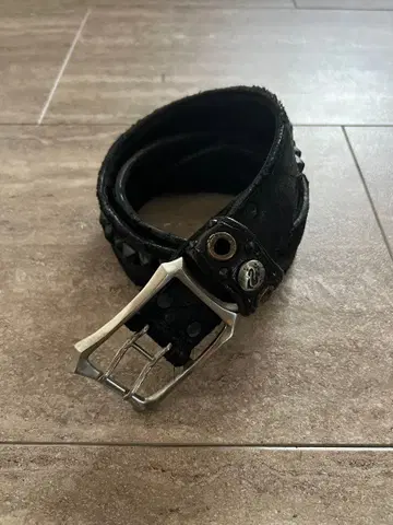 kmrii leather belt Rhino 01