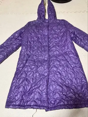 후드 부착 보라색 퀼팅 자켓 L 사이즈