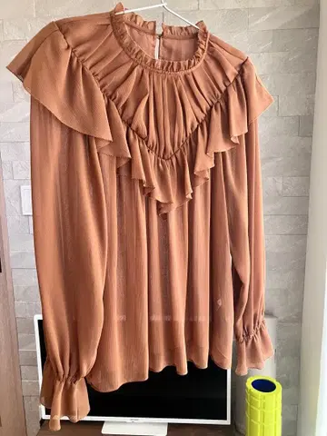 슬로브 이에나 블라우스