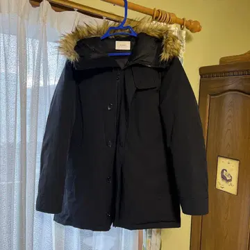 INHERIT 블랙 다운 자켓 퍼 탈부착 가능