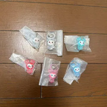 TWICE 표식 액세서리 묶음 판매