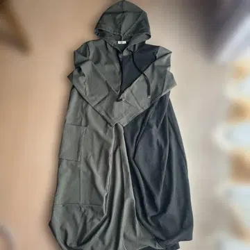 후드 부착 절개 변형 롱 원피스 [ Purple label ]