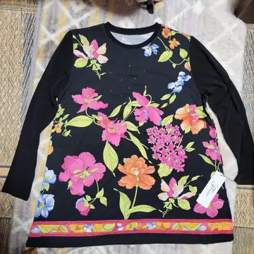 T 프론티어 꽃무늬 긴팔 튜닉