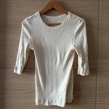 COCUCA 화이트 오부소매 티셔츠