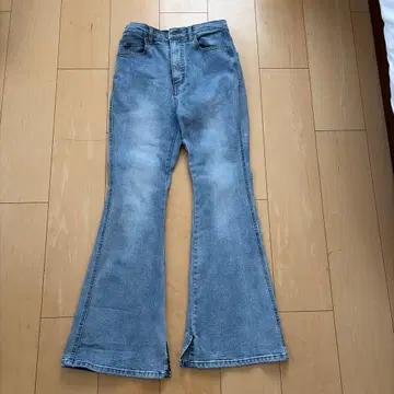 FREE'S MART 부츠컷 데님 라이트 블루