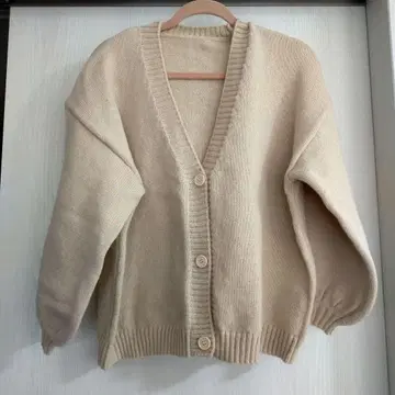 베이지 긴팔 가디건 3버튼