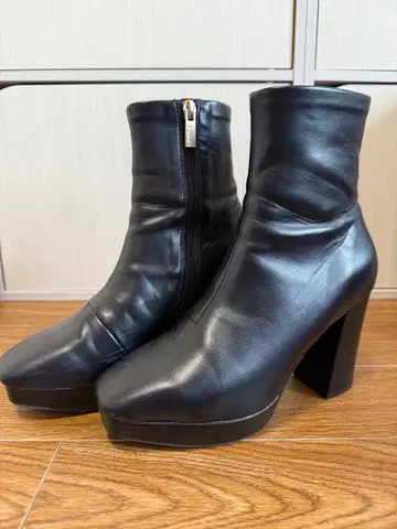 블랙 하이힐 부츠 지퍼 포함