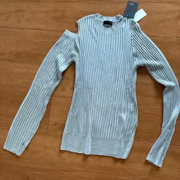 실버 리브 편직 니트 긴팔 오프숄더