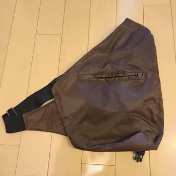 TRANS CONTINENTS 브라운 슬링백