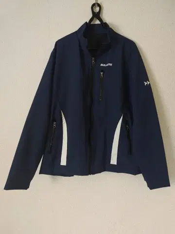 남성용 봄 상품 SULITE 네이비 점퍼 착용감 산뜻함