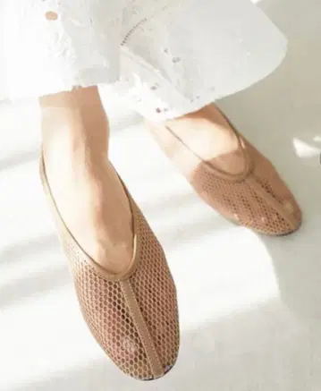 REMME 레메 메쉬 시어 펌프스 le coeur blanc