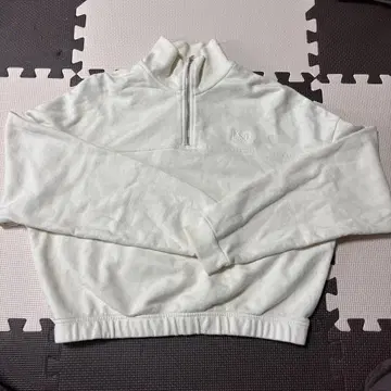 리바이스 LEVIS 화이트 100% 코튼 하프 지퍼 맨투맨