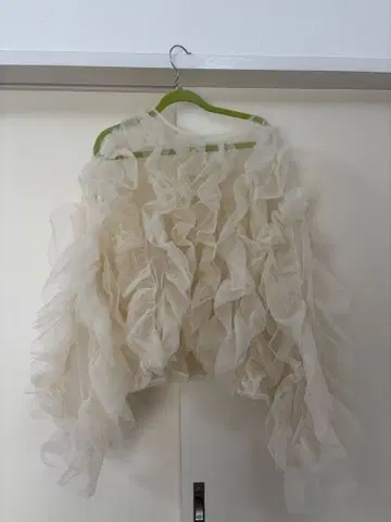 MINERTE 포멀 프릴 튤 블라우스