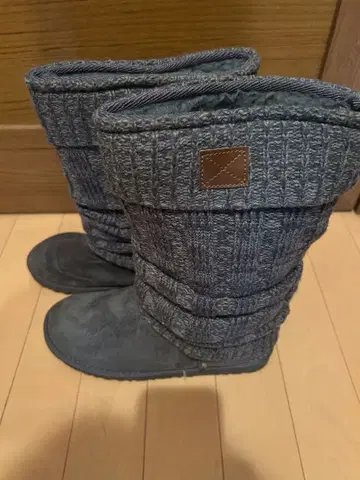 그레이 스웨이드 어그 부츠