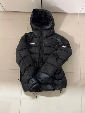 Mammut 블랙 다운 자켓 그래비티