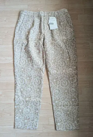 FRAMeWORK 꽃무늬 베이지 턱 캐주얼 팬츠 새상품