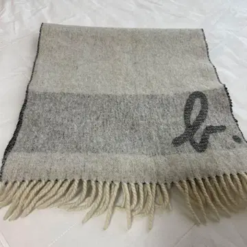 Agnes b 에네스베 리버서블 울 머플러 그레이 화이트