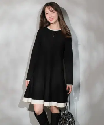 [ 새상품급 ] 아푸와이저 리셰*배색 미니 니트 원피스