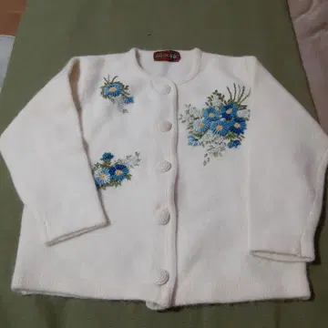 아이보리 꽃 자수 긴팔 가디건