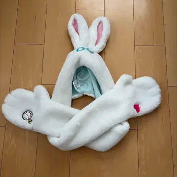 화이트 토끼 머플러 캡