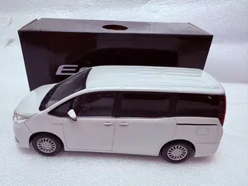 도요타 Esquire 1/43 스케일 화이트